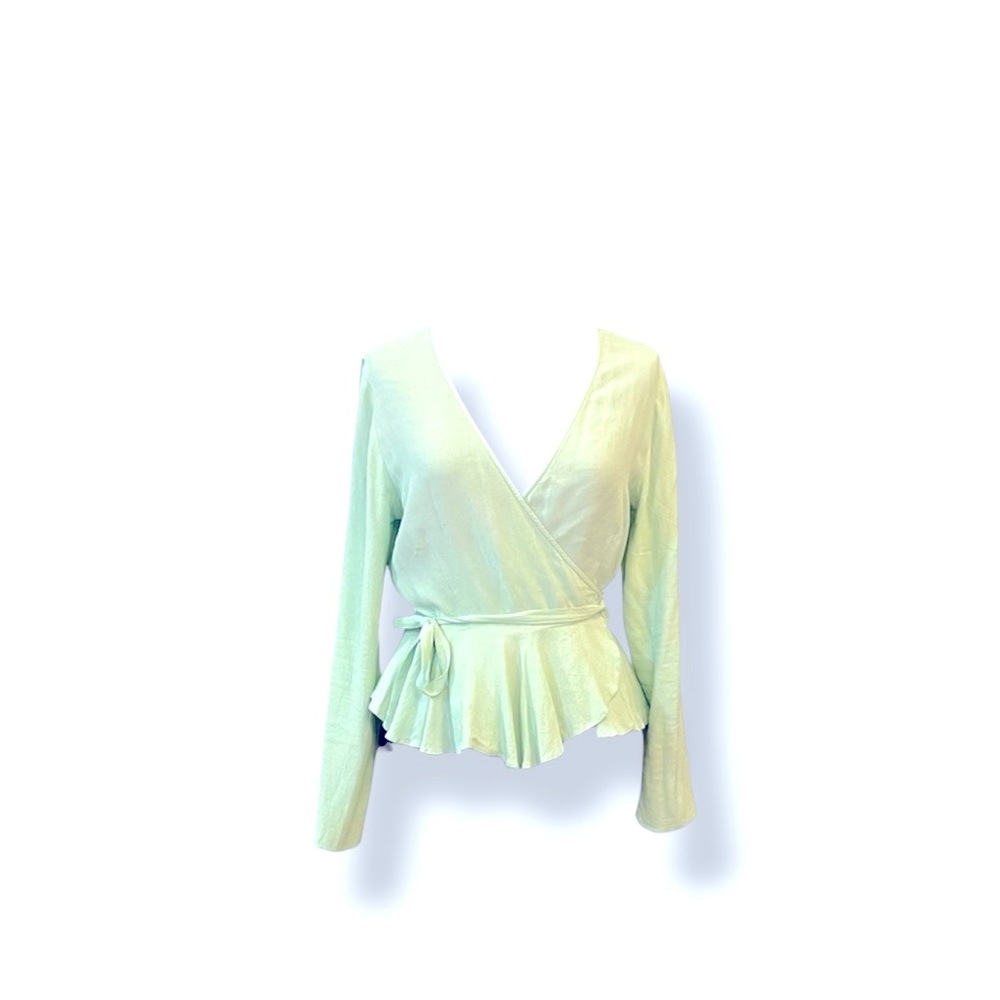 🚨𝐂𝐋𝐄𝐀𝐑 𝐎𝐔𝐓 𝐒𝐀𝐋𝐄🚨𝐀𝐒𝐎𝐒 Mint Wrap Blouse